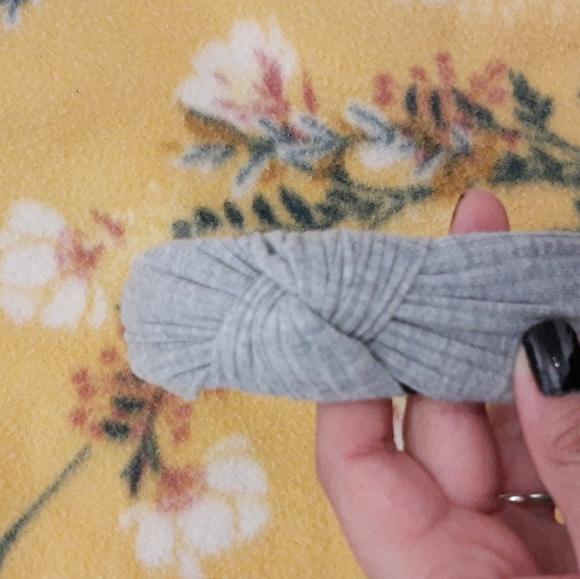 Gray color headband for women - Picture 2 of 4